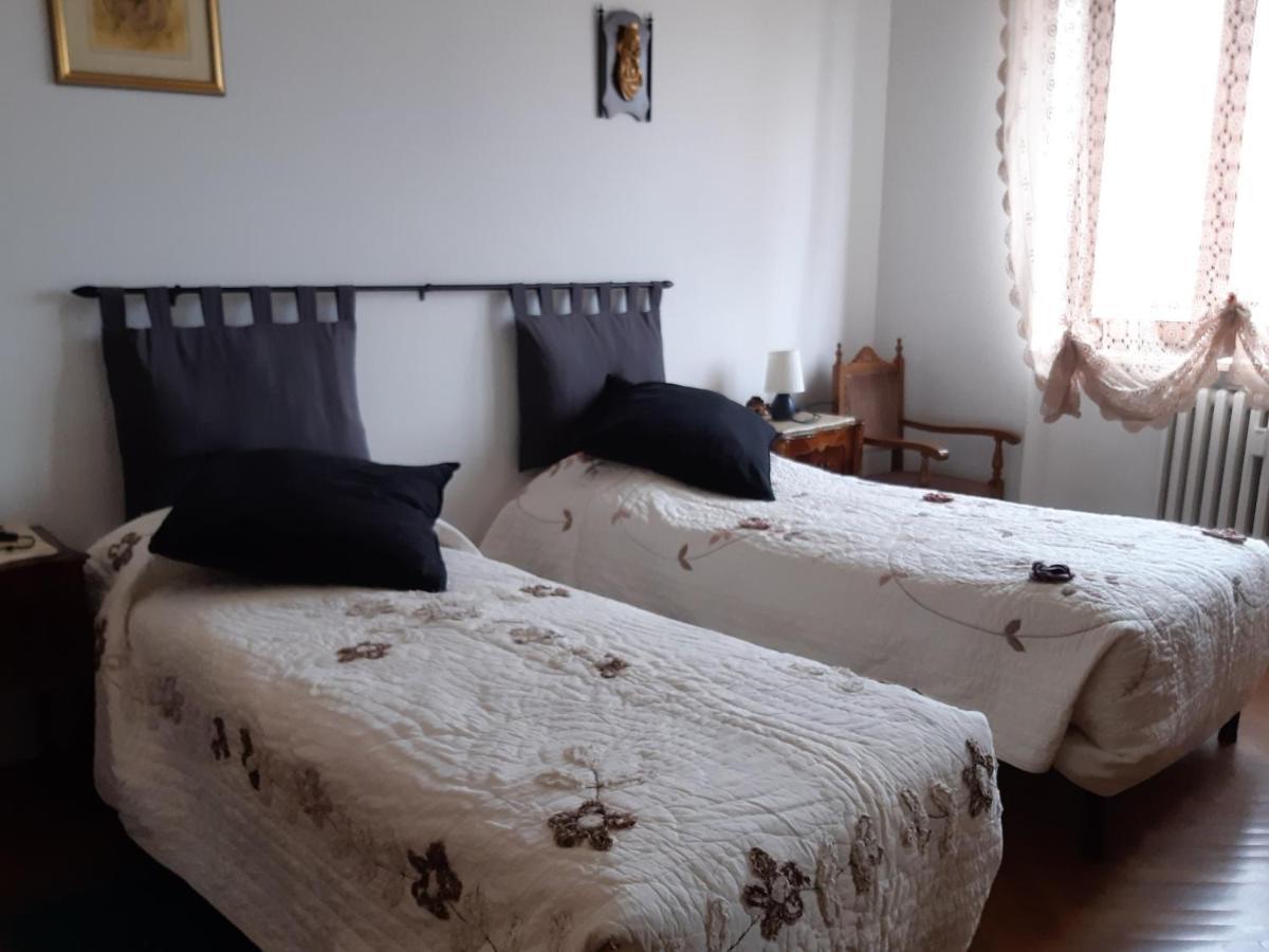 Giaveno, Apartment "Margherite" A Pochi Passi Dal Centro, Wifi Bagian luar foto